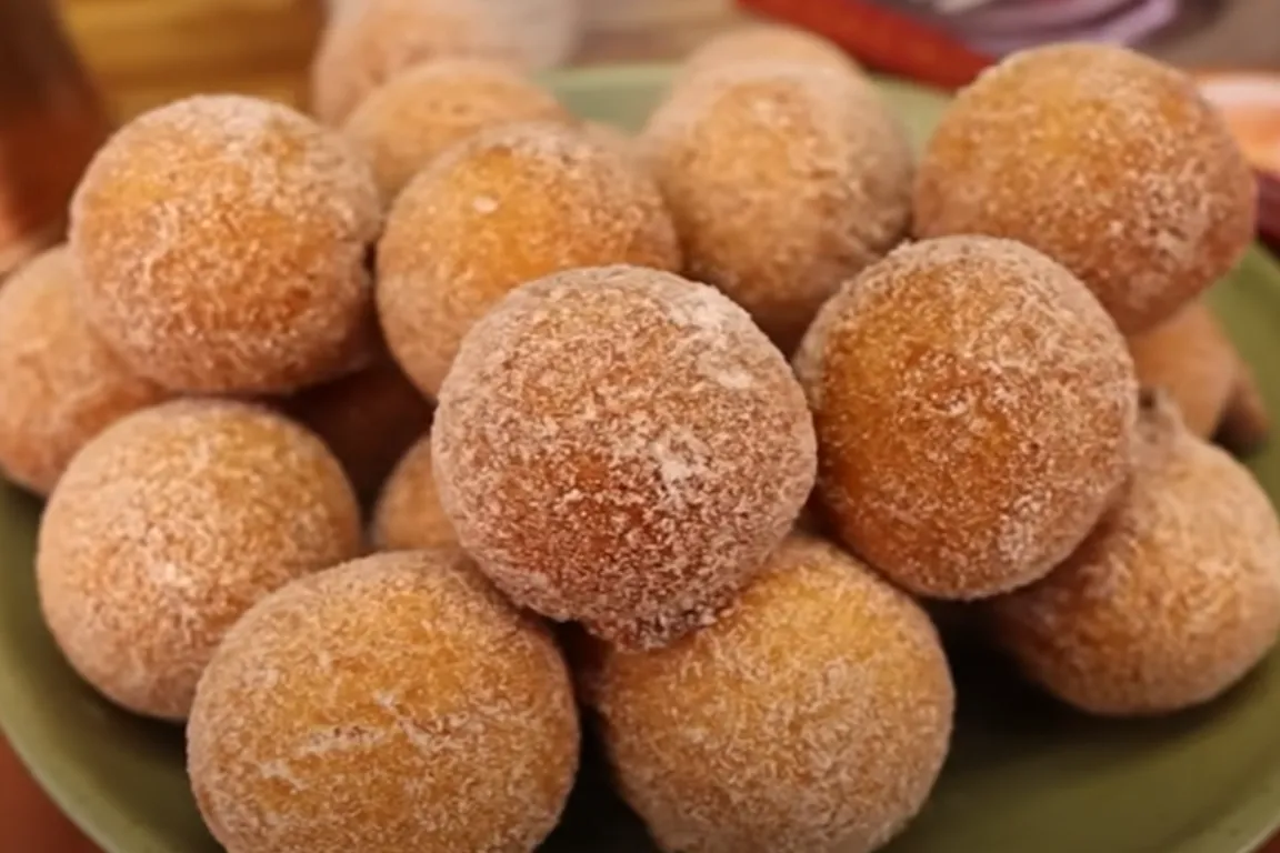Bolinho de chuva perfeito delicioso e fácil de fazer