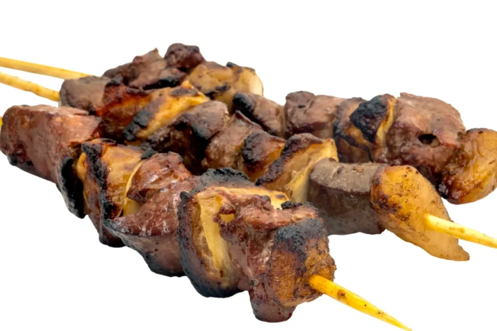 Espetinho o favorito das comidas de rua do Brasil