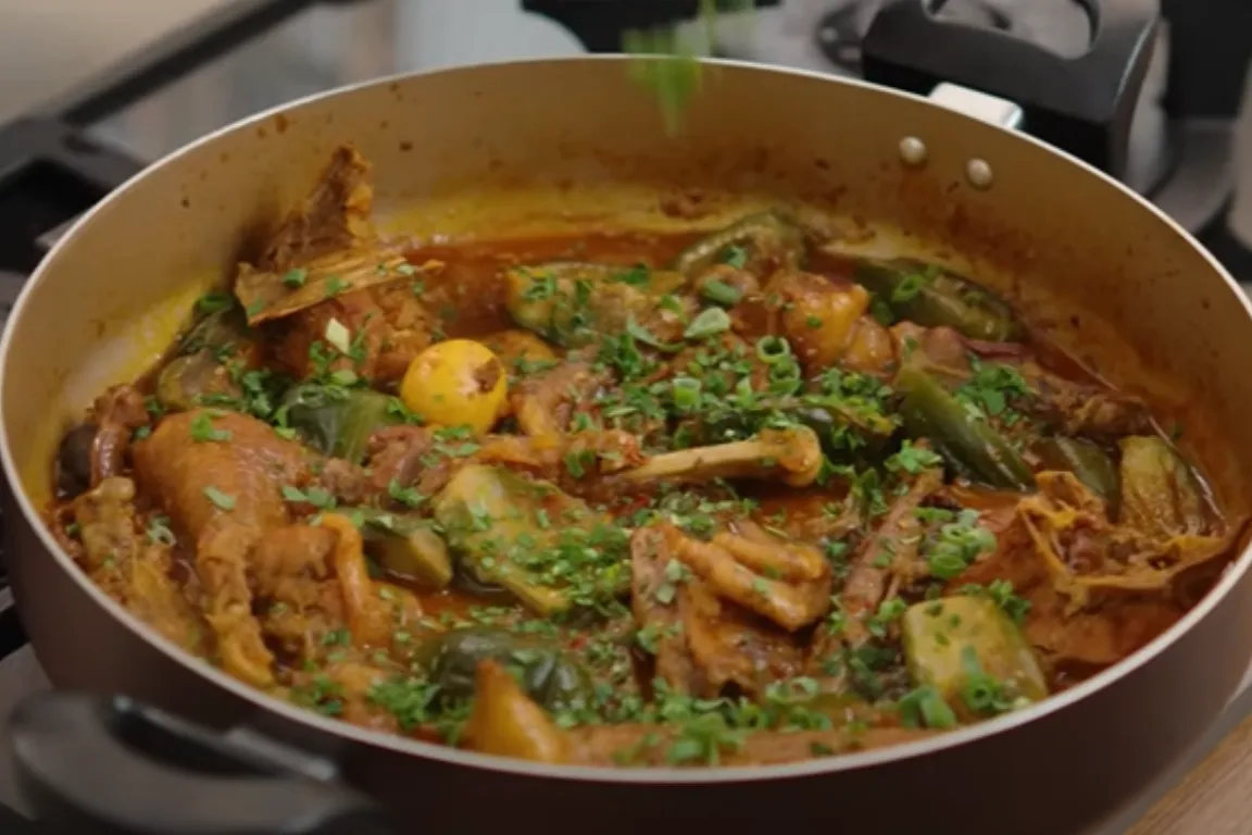 Galinha caipira da roça perfeita para fazer no final de semana