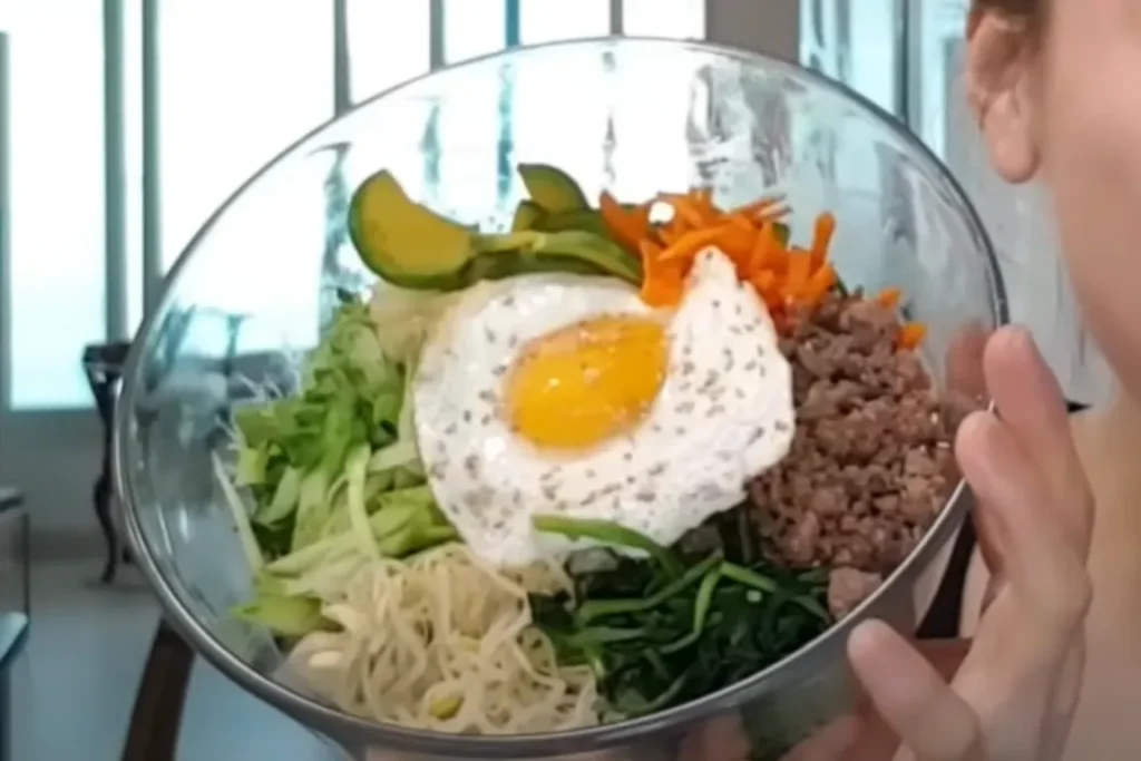 Receita de Bibimbap autêntica: como fazer o prato coreano mais famoso
