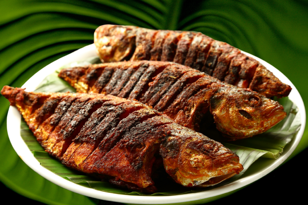 Peixe frito na folha de bananeira