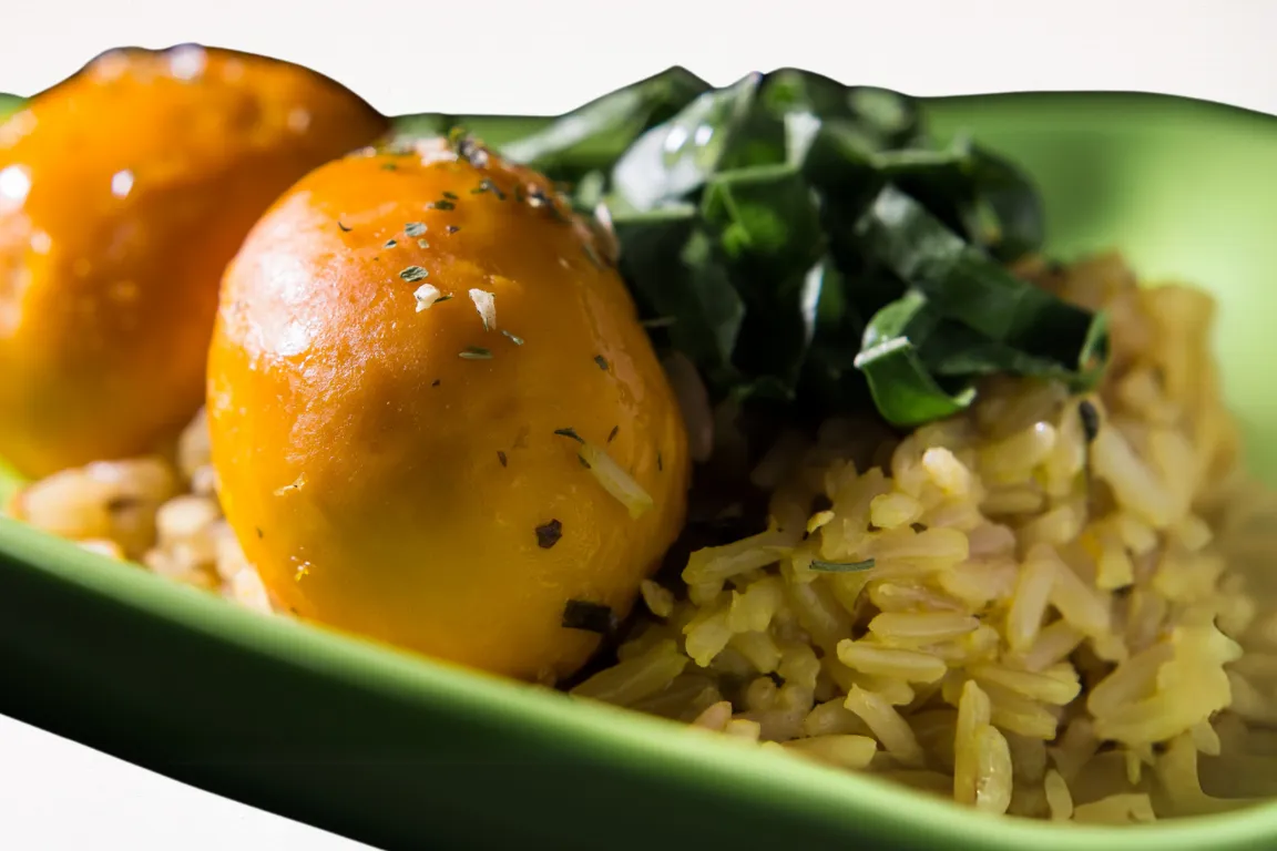 Arroz com pequi tradicional veja como preparar em casa