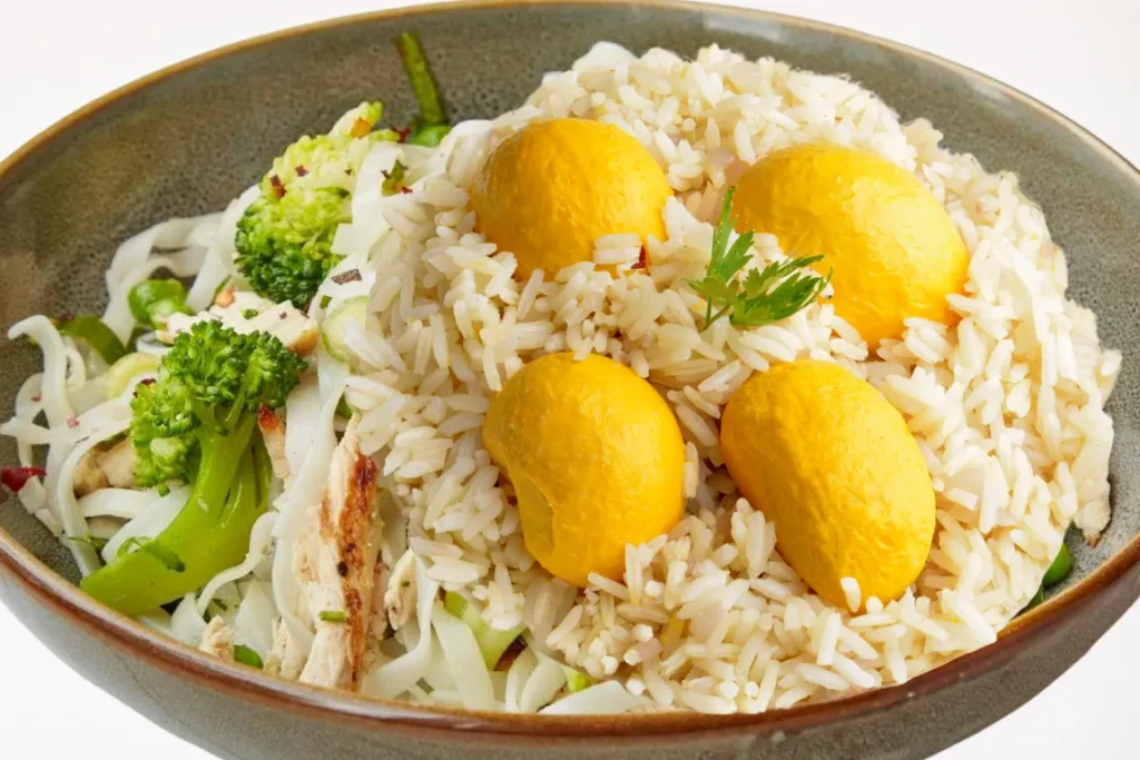 Ingredientes do arroz com pequi goiano tradicional