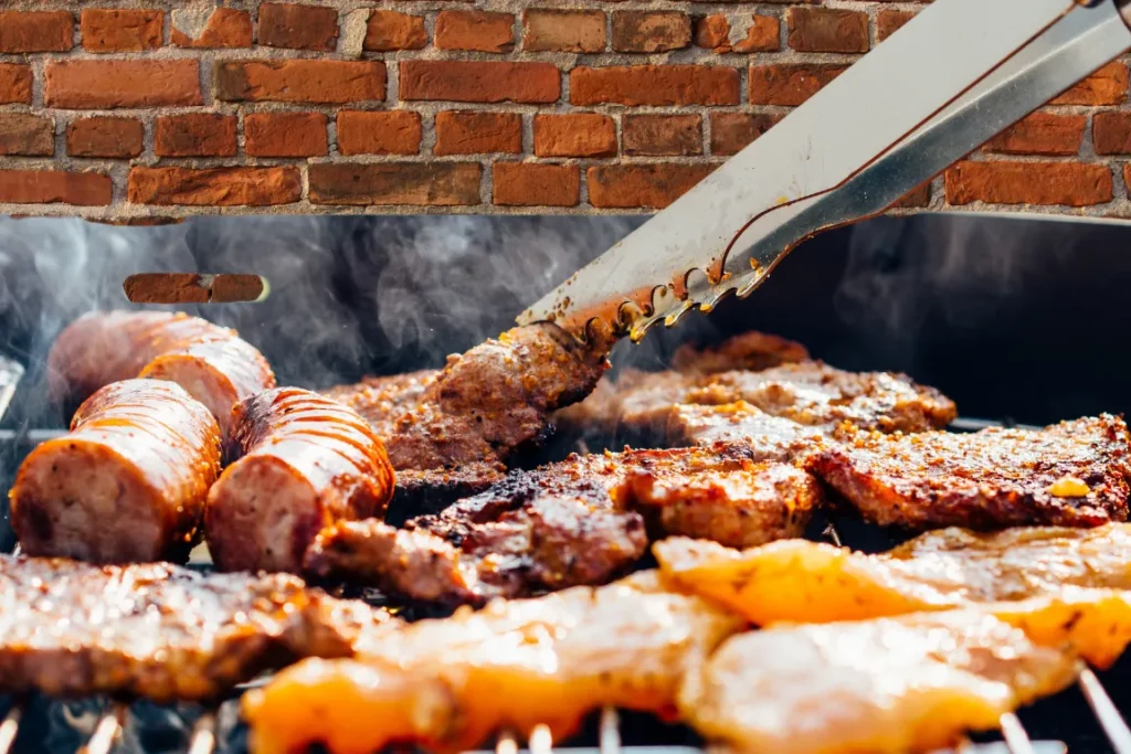 Top 10 comidas mais consumidas por turistas no Brasil 2 Churrasco a paixão pela carne na gastronomia do brasil