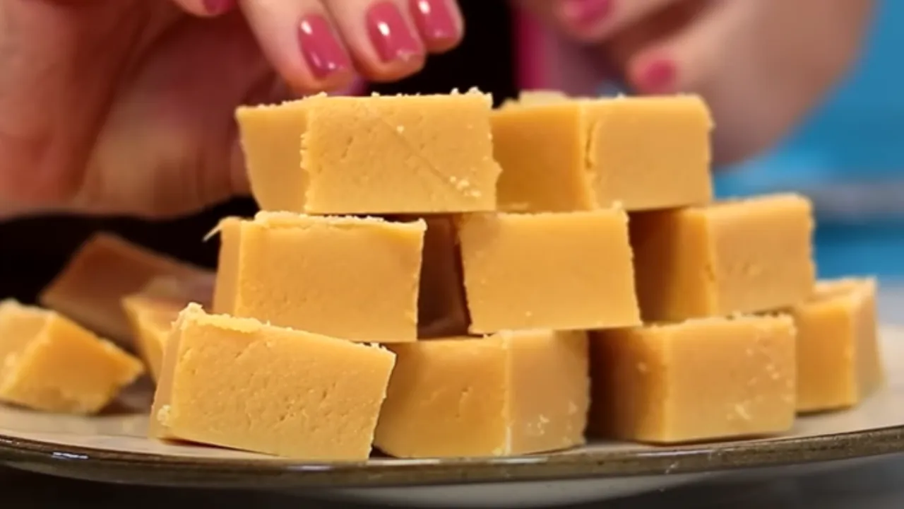 Doce de leite de corte feito em minutos! Derrete na boca